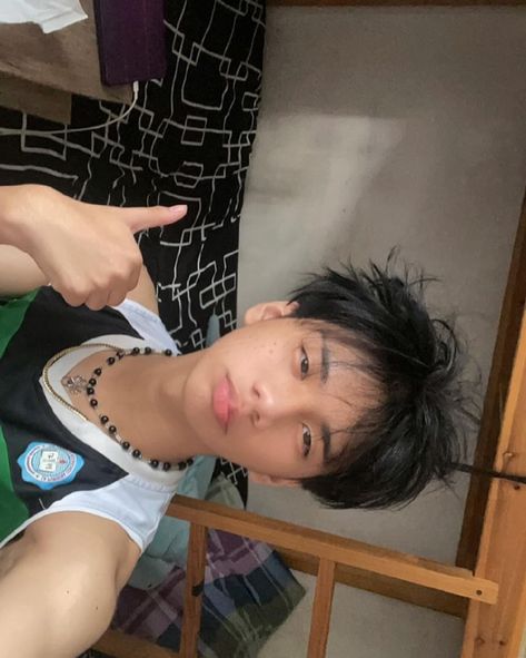 Video Call With Boyfriend Prank, Crop Top Boys, Filipino Guys, Badass Aesthetic, Handsome Asian Men, Cute Selfie Ideas, Asian Boys, Asian Men