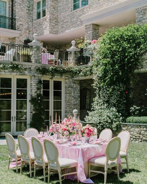 Dior Garden Party, Garden Soiree Party, Sophisticated Garden Party, Paris Garden Party, Parisian Garden Party, Pink Outdoor Party, Garden Party Theme Wedding, Summer Garden Party Ideas, Classy Garden Party