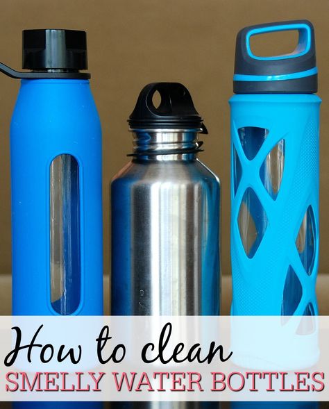 How To Clean Smelly Water Bottles: Inside: Don't throw out those old stinky water bottles. Check out these tips on how to clean smelly water bottles. The stains and smells will be gone in no time at all.  I love using reusable water bottles instead of buying bottled water. It saves so much money, plus room in the fridge because I don't have to store them. Unfortunately, sometimes those reusable water bottles get left out in the car. I often make Gatorade in the water bottles for my son. Of ... Clean Water Bottles, Homemade Toilet Cleaner, Cleaning Crew, Cleaning Stuff, Cleaning Painted Walls, Cleaning Tricks, Bottle Cleaner, Glass Cooktop, Deep Cleaning Tips