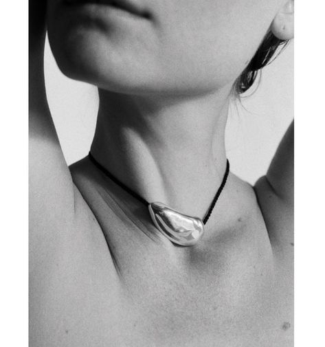 Sophie Buhai on Instagram: “Oyster Collar. Coming for FW19” Necklace Poses, Sophie Buhai Jewelry, Karel Martens, Volleyball Jewelry, Celine Daoust, Vintage Inspired Earrings, Aurelie Bidermann, Sophie Buhai, Abstract Earrings