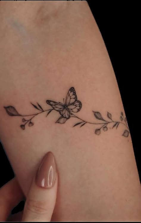 Lavender Tattoo, Butterfly Tattoos For Women, Petite Tattoos, Butterfly And Flower, Tatuaje A Color, Small Hand Tattoos, Classy Tattoos, Discreet Tattoos, Subtle Tattoos