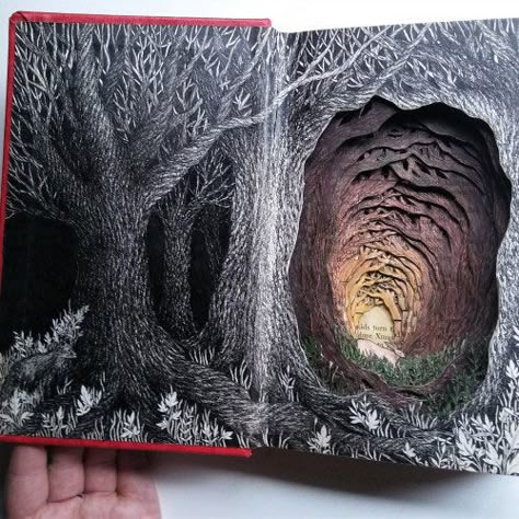 Tunnel Books, Book Art Sculptures, Tunnel Book, Layered Art, Altered Book Art, Book Sculpture, Artist Portfolio, Arte Sketchbook, A Level Art