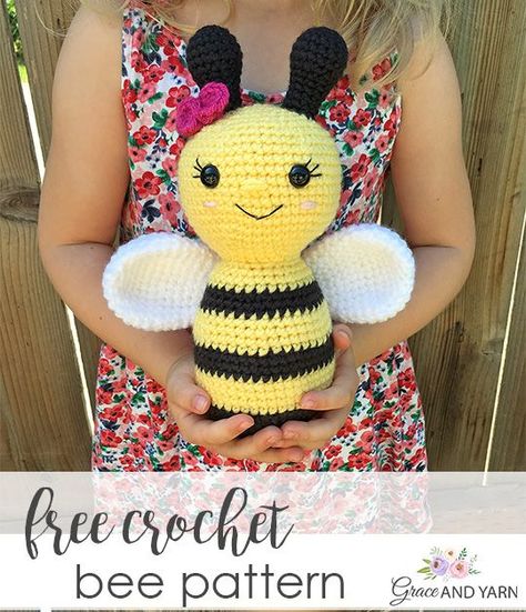 Crochet Bee Pattern, Crochet Shark, Bee Free, Bee Pattern, Paper Wall Hanging, Yarn Bee, Crochet Bee, Crochet Animals Free Patterns, Crochet Amigurumi Free