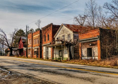 Virginia's most famous ghost town is one that is both haunting and chilling. Watch rare footage of this abandoned place. Day Trips In Virginia, Old Western Towns, Old Western Movies, Eerie Places, Abandoned Town, Abandoned Church, Western Town, Western Movie, Ghost Town