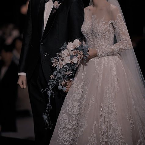 Contract Marriage Aesthetic, Marriage Couple Aesthetic, Married Aesthetic Couple, Korean Wedding Aesthetic, Marriage Contract Aesthetic, Married Couple Aesthetic, Married Couple Photos, Pernikahan Aesthetic, Wedding Korean