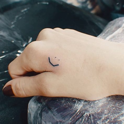 Smiley Face Tattoo, Pride Tattoo, Nick And Charlie, Round Of Applause, Alice Book, Kawaii Tattoo, Fire Tattoo, Disney Tattoo, Cute Little Tattoos