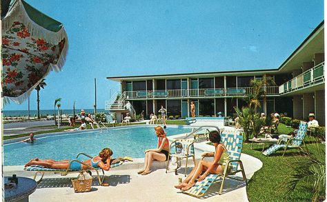 Hi Seas Motel   Clearwater Beach, FL Howard Johnson's, Springfield Ohio, Daytona Beach Florida, Vintage Hotels, Modern Pools, Hotel California, Hotel Motel, Clearwater Beach, Old Florida