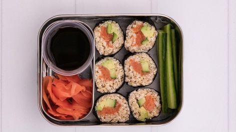 Sushi Lunch Box Ideas, Sushi Homemade, Tofu Sushi, Sushi Recipes Homemade, Making Sushi, Sushi Lunch, Food School, Homemade Sushi, Technology Life