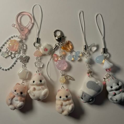 Cute Trinkets, Keychain Charms, Bracelet Keychains, Phone Charms, Jewelry Accessories Ideas, Cute Clay, Cute Keychain, Cute Little Things, Cute Charms