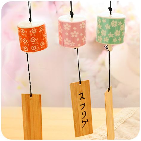 Japanese Diy, Carillons Diy, Japan Decor, Japanese Wind Chimes, Asian Crafts, Anime Club, Wind Bell, Anime Diy, Japanese Room