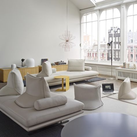 ODA, Occasional Tables from Designer : Christian Werner | Ligne Roset Official Site Massage Room Design, Occasional Tables, Modern Home Furniture, Style Loft, Style Deco, Ligne Roset, Low Tables, Pedestal Table, Occasional Table