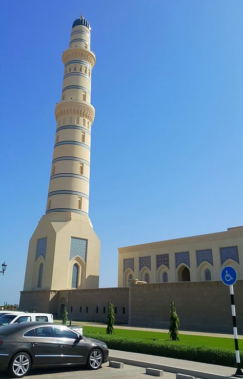 Sultan Qaboos Grand Mosque, Sohar, Oman Sohar Oman, Sultan Qaboos Grand Mosque, Sultan Qaboos, Ancient Greek Architecture, Grand Mosque, Mayan Ruins, Angkor Wat, Rajasthan India, Gothic Architecture