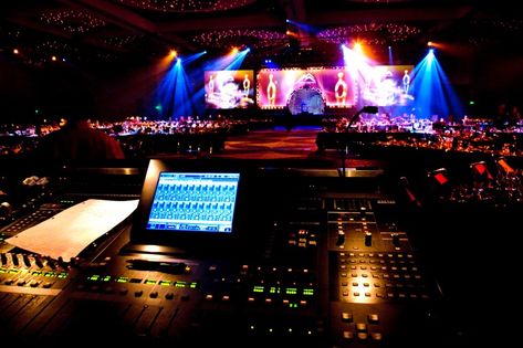 Here are some common mistakes and tips to ensure your event goes off without a hitch, AV and all! Big Speakers, Corporate Event Planning, Event Management Company, Event Stand, Event Planning Company, High End Audio, Event Lighting, Event Company, Equipment For Sale