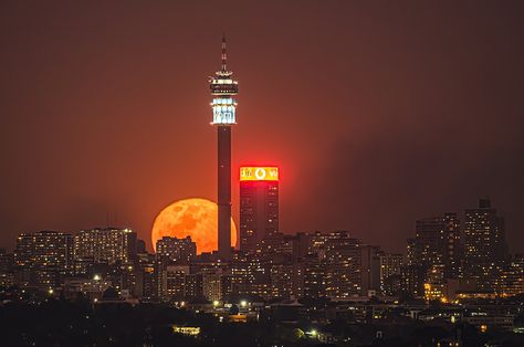 Moods of Beautiful Johannesburg - Skyline Photos Go Viral! Johannesburg Skyline, Johannesburg City, Radio Presenter, Marvel And Dc Characters, Photography Exhibition, The Other Guys, Johannesburg, Cn Tower, Seattle Skyline