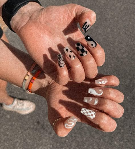 Trendy Western Nails, Nashville Nails Ideas Spring, Cute Concert Nails, Morgan Wallen Concert Nails, Luke Combs Nails, Zach Bryan Nail Ideas, Rap Concert Nails Ideas, Motocross Nails, Nails For Concert