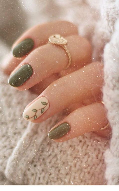 Nail Art Vert, Fall Wedding Nails, Olive Nails, Bridesmaids Nails, Boho Nails, Shellac Nails, Bride Nails, Short Nail Designs, Oval Nails