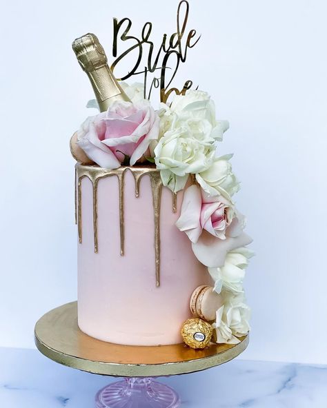 Champagne Bridal Shower Cake, Petals And Prosecco Theme Cake, Petals And Prosecco Bridal Shower Cake, Petals And Prosecco Cake, Champagne Theme Cake, Hen Cake, Prosecco Cake, 36 Birthday, Petals And Prosecco