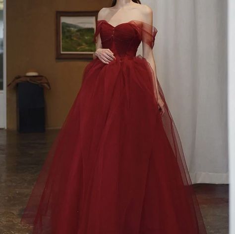 Bottom is a little more like Hermione’s dress where its less poofy and tiered. But itll still be toole on the bottom. Yule Ball Dress, Poofy Prom Dresses, Red Tulle Dress, Victorian Era Dresses, Debut Dresses, Poofy Dress, Red Ball Gown, Princess Prom Dresses, Yule Ball