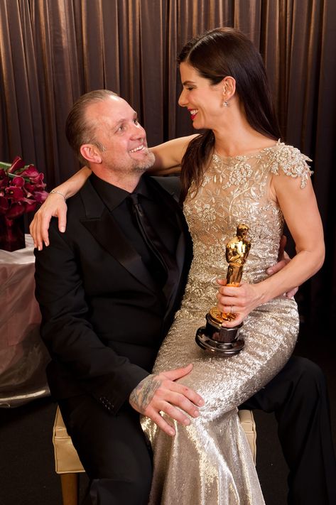 sandra bullock and jesse james | After being spotted without his wedding ring, a pal said: "Jesse is ... Sandra Bullock Husband, Sandra Bullock Oscar, Celebrity Divorce, Red Carpet Couples, Best Actress Oscar, Celebrity Bodies, Cheerleading Uniforms, Popsugar Beauty, Jesse James