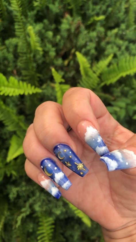 Cloud And Moon Nails, Cloud Nails Tutorial, Day And Night Nails, Sky Nails Design, Cloud Nails Acrylic, Blue Cloud Nails, Moon Nails Design, Coffin Nails Blue, Night Sky Nails