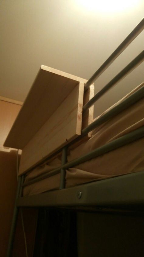 Top Bunk Bed Decorating Ideas Aesthetic, Top Bunk Bed Ideas Storage, Bunk Bed Shelf Ideas, Top Bunk Bed Decorating Ideas, Top Bunk Storage, Treehouse Loft Bed, Dorm Room Tour, Bunk Bed Wall, Bunk Bed Decorating Ideas