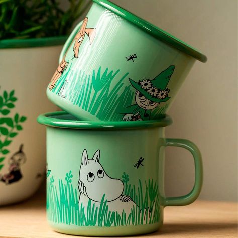 A Moomin You will Love Cup – Durable, lightweight, functional and dishwasher safe, ideal for children and adults
Mumins design: Original artwork from Mumins. Great Mum Gift For A Mum Fan
High quality: A completely rounded edge for more comfortable use and a double enamel coating from the Finnish design brand Moomin Mugs, Traditional Table Setting, Moomin Shop, Relaxing Summer, Organic Kids Clothes, Tove Jansson, Traditional Table, Candle Tree, Friend Mugs