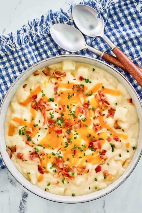 Copycat Chili's Baked Potato Soup Recipe - CopyKat Recipes Chilis Potato Soup Recipe, Chilis Baked Potato Soup Recipe, Chili Baked Potato, Chili Bake, Baked Potato Soup Recipe, Making Baked Potatoes, Loaded Potato Soup, Loaded Baked Potato Soup, Chicken Gnocchi Soup