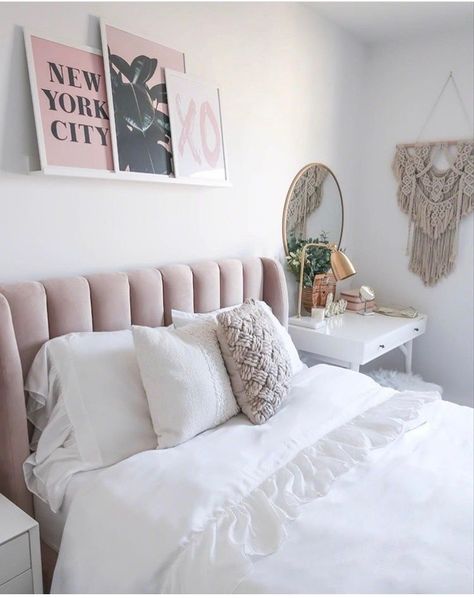 Gold And Marble Bedroom, Blush And Gold Bedroom, Rose Gold Room Decor, Marble Bedroom, Blush Bedroom, Gold Room Decor, Gold Rooms, Bedroom Pink, Gold Bedroom