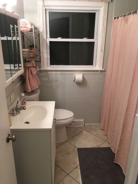 Blush pink and grey bathroom Pink And Grey Restroom Ideas, Small Bathroom Girly Ideas, Small Bathroom Ideas Pink And Grey, Pink Grey Bathroom Ideas, Light Pink And Grey Bathroom, Peach Grey Bathroom, Blush Pink And Grey Bathroom, Blush And Grey Bathroom, Pink And Silver Bathroom