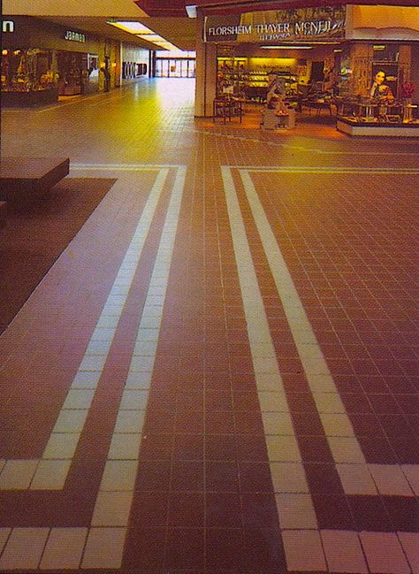 80s Shopping Mall, American Dream Mall, 80s Mall Food Court, Abandoned Strip Mall, Hayward California, Vintage Mall 1980s, Abandoned Malls, 80s Interior Design, Dead Malls