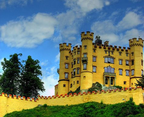 The Castle At Swan Lake - Childhood Home of King Ludwig And Residence As He Watched Neuschwanstein Castle Being Built. Hohenschwangau Castle - Bavaria, Germany Yellow Study, Yellow Castle, Hohenschwangau Castle, Castle Bavaria, Germany Landscape, Castle Germany, Germany Castles, Neuschwanstein Castle, Aesthetic Board