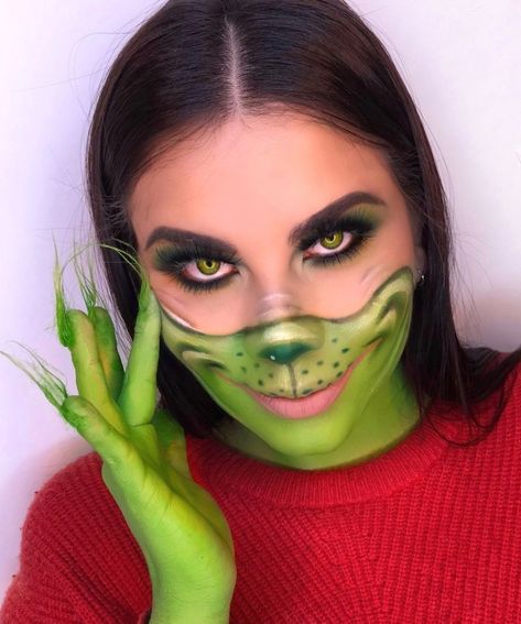 Grinch makeup #christmasnails #nailart Halloween Makeup Grinch, Female Grinch Makeup, Grinch Makeup Look, The Grinch Makeup Looks, Grinch Christmas Makeup, Christmas Makeup Grinch, Grinch Face Makeup, Christmas Sfx Makeup Ideas, Sfx Christmas Makeup