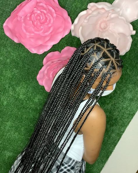 Knotless Box Braids Big Triangle Part, Large Knotless Braids Triangle Parts, Knotless Braids With Triangles, Medium Knotless Braids Triangle Parts, Medium Triangle Part Knotless Braids, Large Triangle Knotless Braids, Triangle Boho Knotless Braids, Knotless Triangle Braids, Knotless Braids Triangle Parts