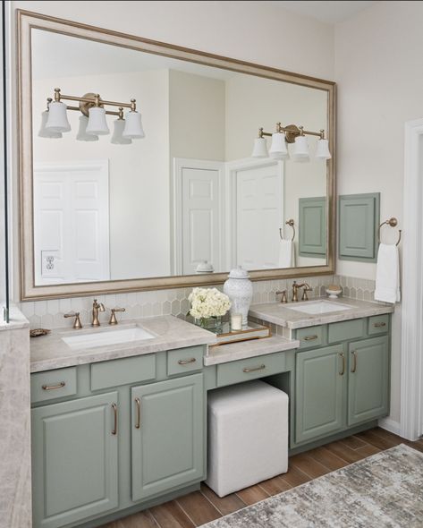 Seafoam Blue Bathroom, Seafoam Green Bathroom, Light Green Bathrooms, Interior Design Green, Bathroom Double Sink, Blue Green Bathrooms, Dark Green Bathrooms, Space Interior Design, French Bathroom