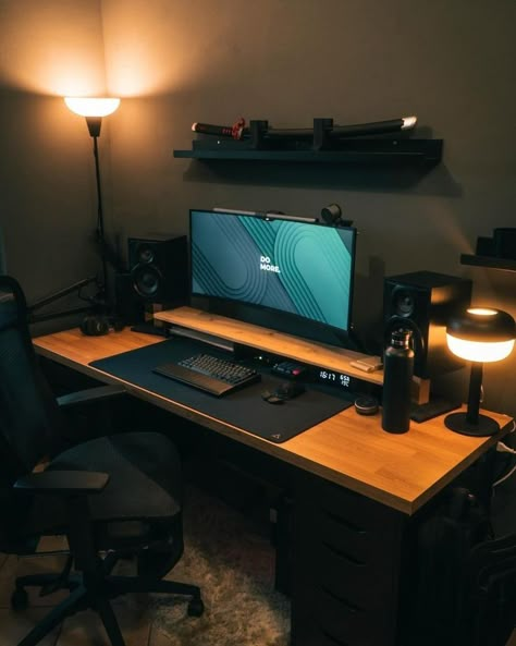 Wooden Gaming Setup, Set Up Gamer Minimalista, Do More Wallpaper, Organised Aesthetic, Desk Setup Workspace Inspiration, Desk Setup Workspace, Clean Desk Setup, Small Room Setup, Setup Pc