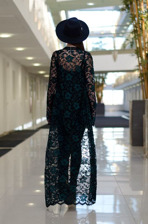 Black Lace Kimono Outfit, Lace Kimono Outfit, Long Kimono Outfit, Uk Street Style, Bristol Fashion, Frankie B Jeans, Pagan Fashion, Uk Street, Kimono Outfits