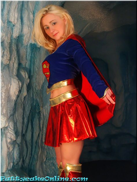 Supergirl Movie, Power Girl Supergirl, Supergirl Cosplay, Supergirl Tv, Dc Cosplay, Halloween Costumes For Girls, Power Girl, Geek Culture, Fanarts Anime