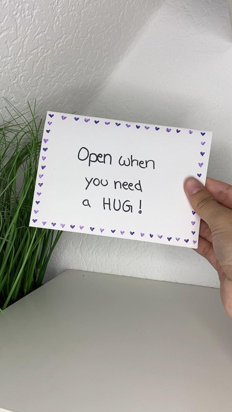 „Open when you need a hug“ card for your boyfriend or girlfriend, when they miss you. #diyandcrafts #handmade #handcrafted #boyfriendanniversarygifts Card For Your Boyfriend, Diy Cards For Boyfriend, Quick Diy Gifts, Handmade Gifts For Girlfriend, Hug Card, Diy Gifts For Girlfriend, Handmade Gifts For Boyfriend, Diy Projects Gifts, Love Scrapbook