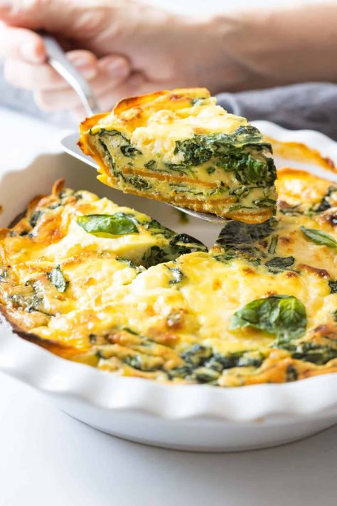 Sausage And Spinach Quiche, Quiche Breakfast, Crustless Spinach Quiche, Sausage And Spinach, Spinach Quiche Recipes, Dinner Sausage, Sausage Spinach, Italian Chicken Sausage, Sweet Potato Slices