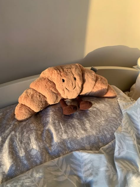 Crossiant Jelly Cat, Jelly Cat Croissant, Jelly Cat Amuseables, Jellycat Croissant, Jellycat Aesthetic, Jellycat Amuseable, Bread Pillow, Food Plushies, Croissant Bread