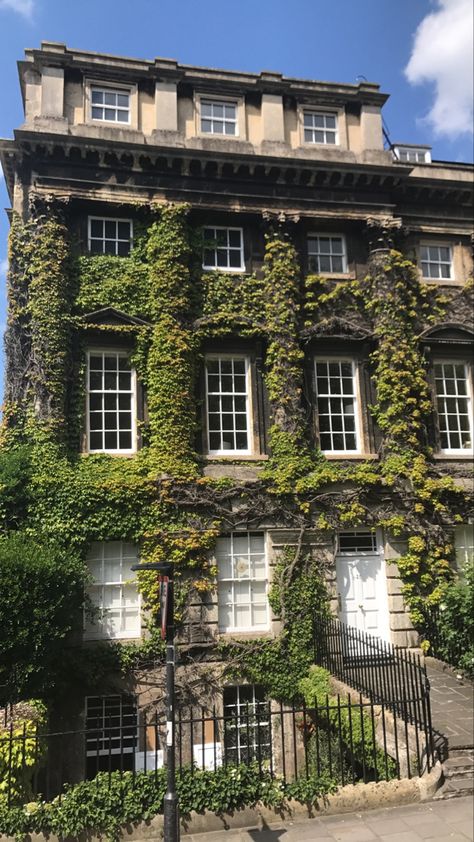 #greenery #green #house #buidling #vines #moss #plants #trees #leaves #garden #europe #england #aesthetic #cottagecore House Covered In Vines, Green House Aesthetic, Victorian House London, Future House Aesthetic, Social Studies Project, Vintage Mansion, Fictional Country, Mansion Aesthetic, England Aesthetic