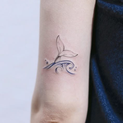 Whale Tail Tattoo Design, Whale Tattoo Ideas, Whale Tail Tattoo, Mermaid Tail Tattoo, Mermaid Tattoo Designs, Mom Pillow, Whale Tattoos, Meaningful Tattoos For Women, Inspiration Tattoos