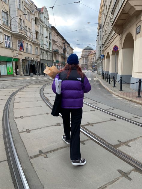 Purple Puffer Jacket Outfit, Purple North Face Puffer, Purple Puffer Jacket, Purple North Face, Puffer Outfit, North Face 1996, Puffer Jacket Outfit, North Face Puffer Jacket, North Face Purple