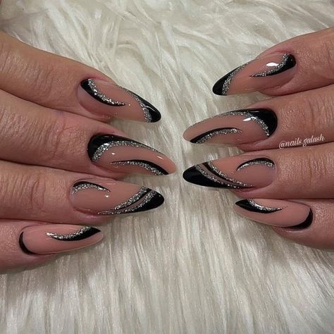 Black Nail Inspo For Prom, Black Silver Nails Design, Black And Silver Nail Art, Nail Art Noir, Classy Black Nails, Black Prom Nails, Black Silver Nails, Sliver Nails, Black Almond Nails