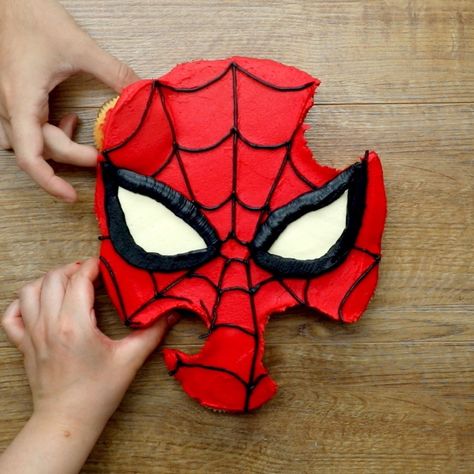 Spiderman Pull Apart Cake, Marvel Pull Apart Cupcakes, Spiderman Cupcake Cake Pull Apart, Spidey And His Amazing Friends Pull Apart Cupcakes, Spider Man Pull Apart Cupcakes, Spiderman Pull Apart Cupcakes, Spider Man Cupcake Cake, Spider Man Cupcakes Ideas, Spider-man Cupcakes