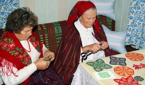 Polish Symbols, Grey Apartment, Polish Embroidery, Polish Folklore, Poland Culture, Slavic Paganism, Polish Heritage, Polish Folk Art, Paper Cutouts