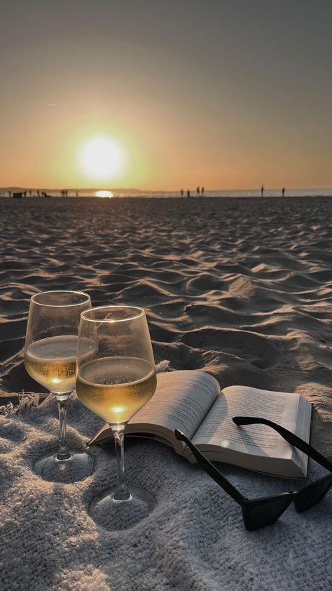 Wine And Sunset, Wine On The Beach, Sunset Drinks, Sunset Drink, Beach Coffee, Wine Book, Summer Sunset, Gorgeous View, Young And Beautiful