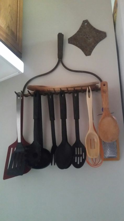 Rake head utensil hanger for the kitchen wall Diy Utensil Caddy, Utensil Hanger, Rake Head, Makeover Kitchen, Utensil Caddy, Kitchen Cutlery, Barndominium, Empath, Kitchen Towel