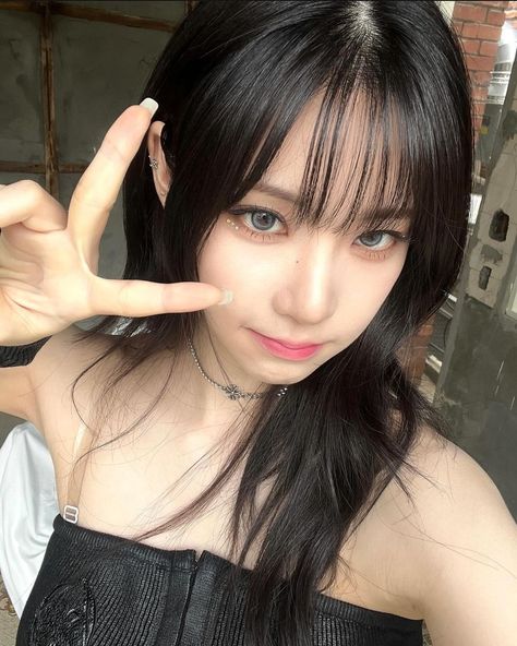 💭 𝘴𝘴𝘦���𝘳𝘢𝘪𝘥𝘭𝘦 Nakyoung Triples, S Icon, Angel Face, Korean Idol, Face Claims, Instagram Update, Korean Girl, Kpop Idol, South Korean Girls