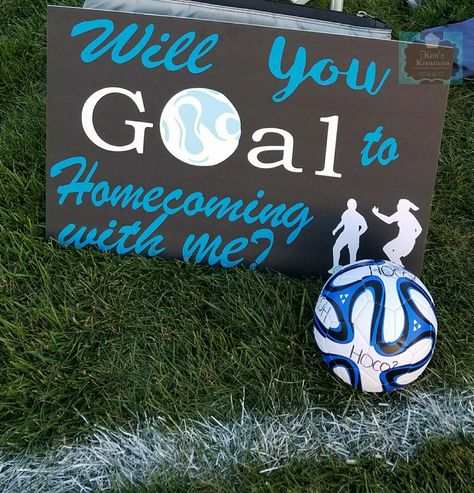 Hoco Poster Ideas, Homecoming Poster Ideas, School Dance Ideas, Homecoming Signs, Cute Homecoming Proposals, Cute Prom Proposals, Homecoming Posters, Dance Proposal, High School Dance